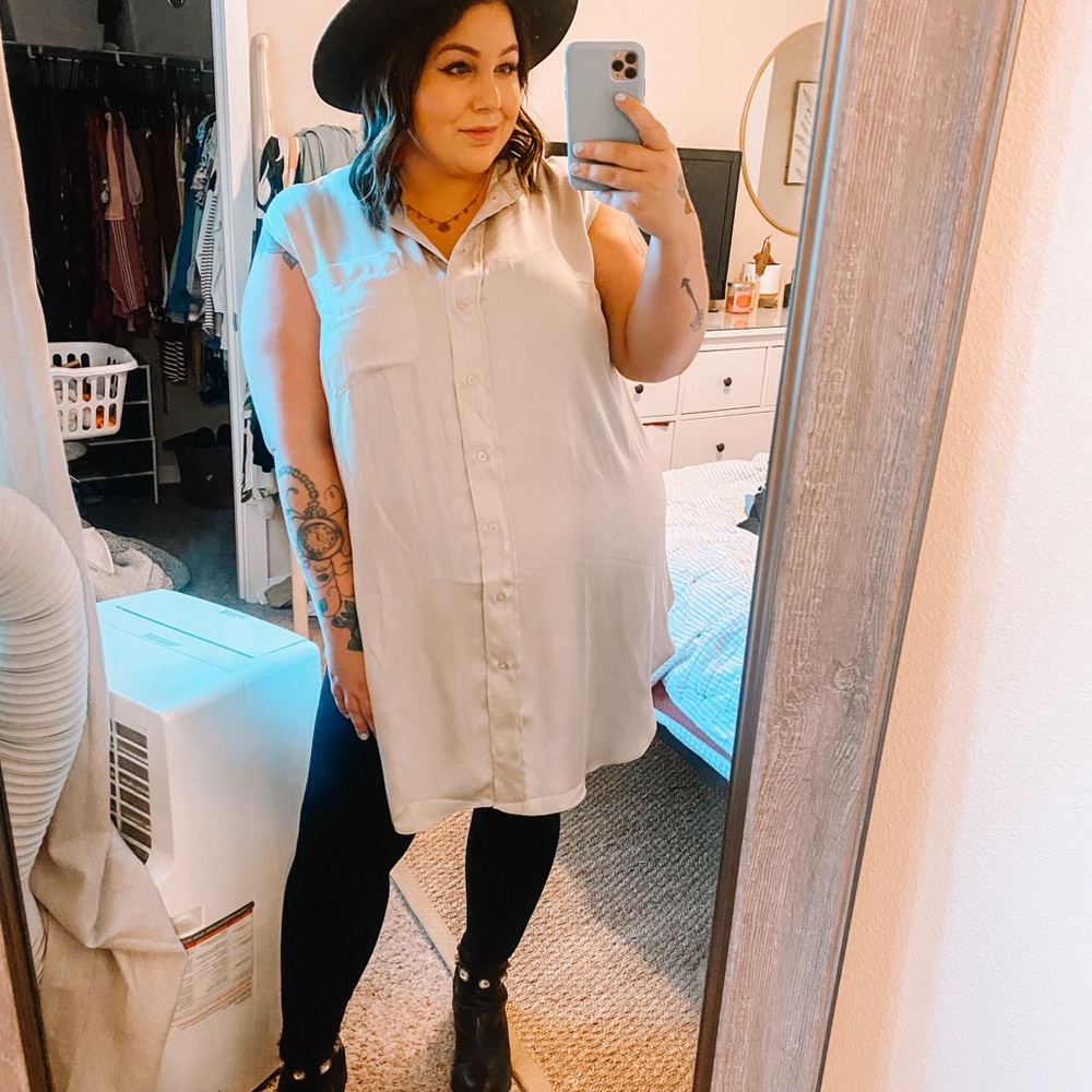 H&M Tan Sleeveless Button Down Tunic
